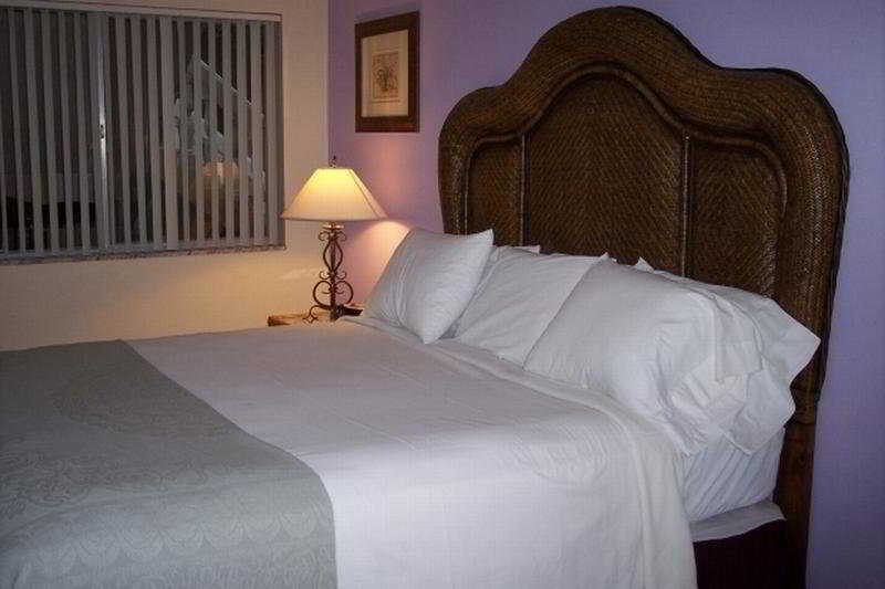 Cheston House - Clothing Optional All Male Guesthouse Форт Лодърдейл Екстериор снимка