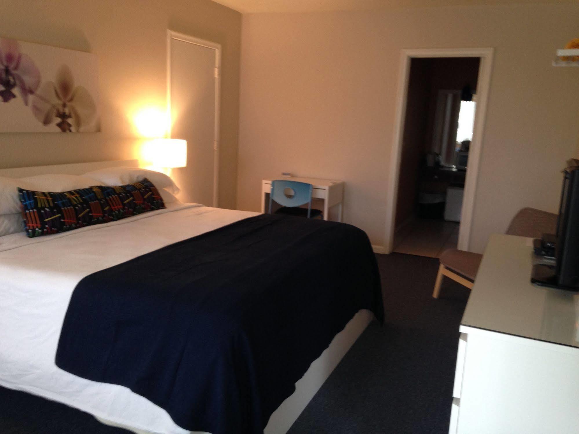 Cheston House - Clothing Optional All Male Guesthouse Форт Лодърдейл Екстериор снимка