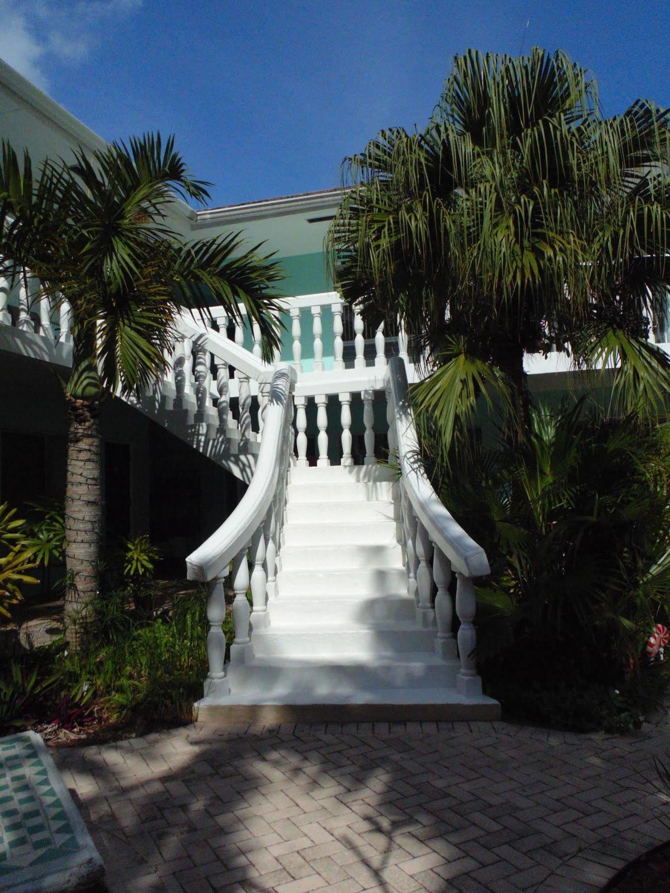 Cheston House - Clothing Optional All Male Guesthouse Форт Лодърдейл Екстериор снимка